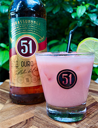 Drink de Melancia com Cachaça 51 Ouro