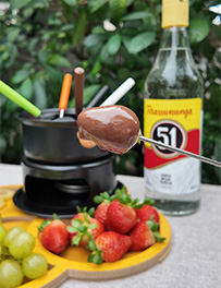 Fondue de Chocolate com Cachaça 51: uma boa ideia para curtir em casa